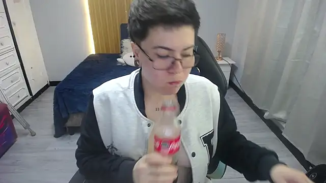 geminis xxx online show from 04.18.26