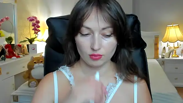 Snapshot of RosiAlina chatting on 07.02.26 RosiAlina online show from 07.02.26