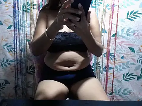 HotCreamyPussy4u online show from 12.22.25