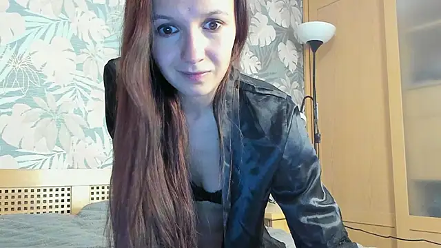 OliviaMuur online show from 12.15.25