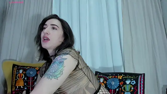 Snapshot of carly_grasso chatting on 06.13.26 carly grasso online show from 06.13.26