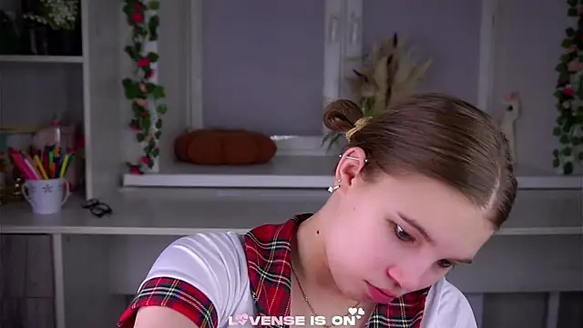 Snapshot of SolBurri chatting on 01.18.26 SolBurri online show from 01.18.26