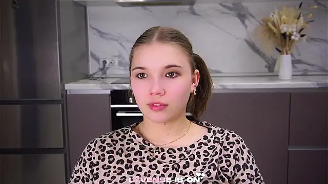 Snapshot of SolBurri chatting on 02.02.26 SolBurri online show from 02.02.26