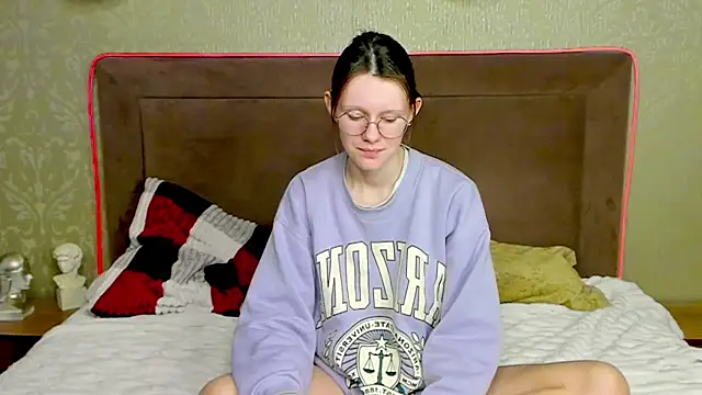 Snapshot of RoxyHerena chatting on 01.14.26 RoxyHerena online show from 01.14.26