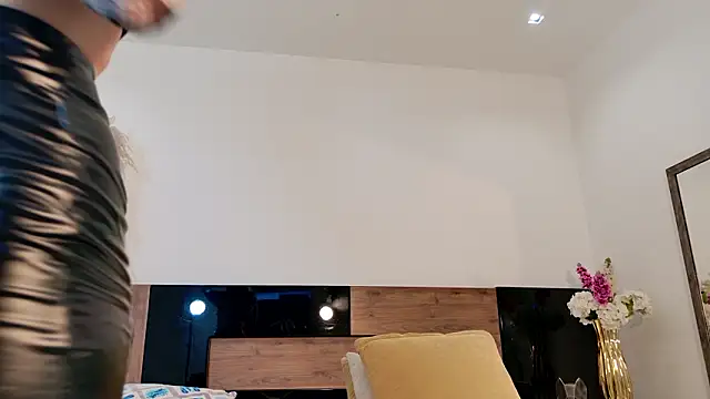 Snapshot of LucyHanks chatting on 03.04.26 LucyHanks online show from 03.04.26