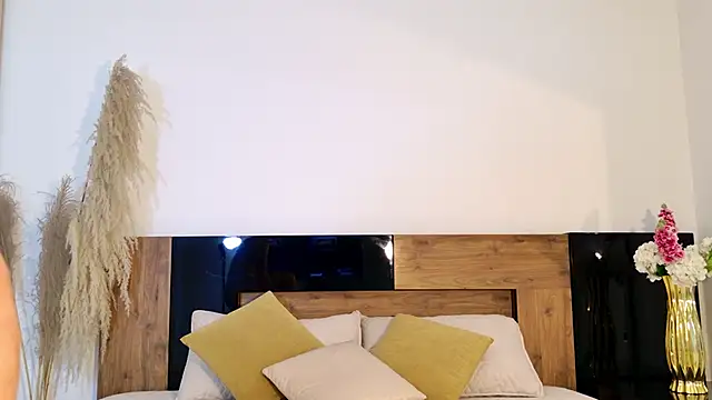 Snapshot of LucyHanks chatting on 03.28.26 LucyHanks online show from 03.28.26