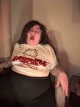 Snapshot of VanesssaMilf_ chatting on 12.21.25 VanesssaMilf online show from 12.21.25