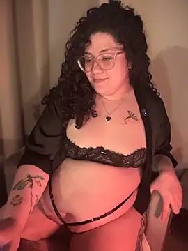 Snapshot of VanesssaMilf_ chatting on 12.23.25 VanesssaMilf online show from 12.23.25