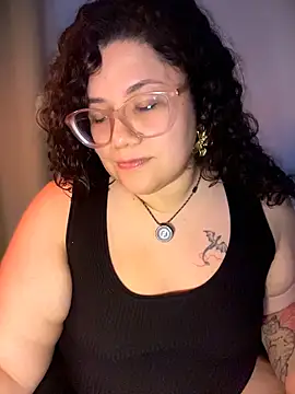 Snapshot of VanesssaMilf_ chatting on 04.18.26 VanesssaMilf online show from 04.18.26
