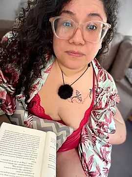 Snapshot of VanesssaMilf_ chatting on 05.19.26 VanesssaMilf online show from 05.19.26