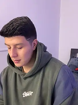 Goldenknight33 online show from 02.18.26