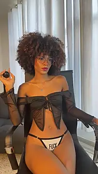 Snapshot of NaomiClay chatting on 05.01.26 NaomiClay online show from 05.01.26