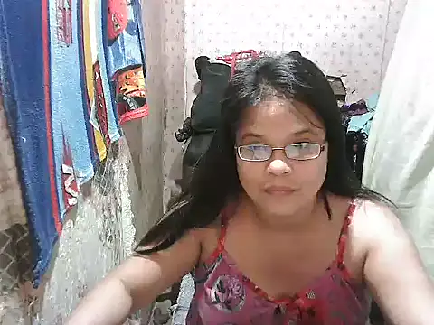 Snapshot of Hotty_babe23 chatting on 12.13.25 Hotty babe23 online show from 12.13.25