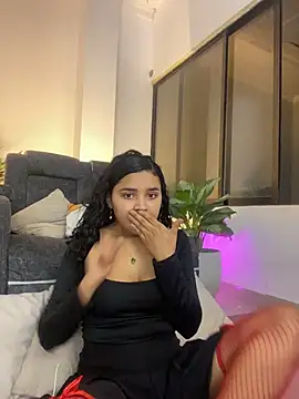 ladulcemary  online show from 01.14.26