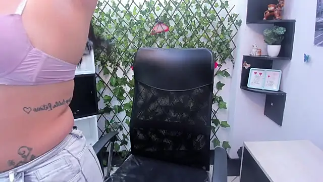 Snapshot of sophi_hardd_ chatting on 02.20.26 sophi hardd online show from 02.20.26