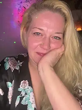 JenniferCarmen online show from 01.06.26