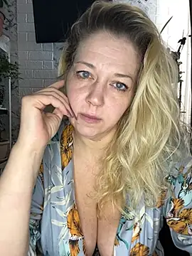 JenniferCarmen online show from 04.02.26