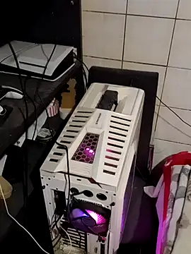 Snapshot of Pintiliescu chatting on 12.15.25 Pintiliescu online show from 12.15.25