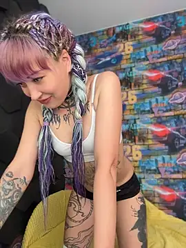 Snapshot of Tattoo__Moon chatting on 05.19.26 Tattoo Moon online show from 05.19.26