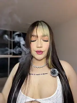 Snapshot of Daniela_ruizz chatting on 04.27.26 Daniela ruizz online show from 04.27.26