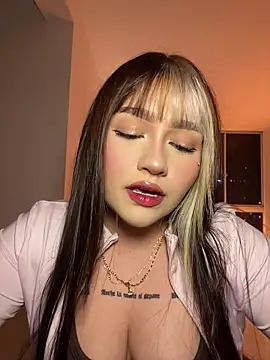 Snapshot of Daniela_ruizz chatting on 06.26.26 Daniela ruizz online show from 06.26.26