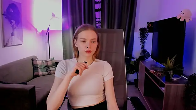 BellaHaadiid online show from 01.15.26