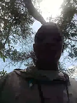 Snapshot of Andreskelly chatting on 04.16.26 Andreskelly online show from 04.16.26