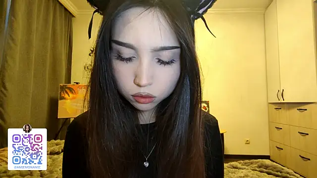 Snapshot of Qwami_Amie chatting on 01.18.26 Qwami Amie online show from 01.18.26