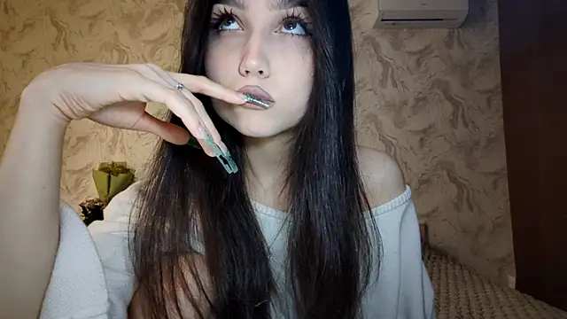 Snapshot of Qwami_Amie chatting on 03.19.26 Qwami Amie online show from 03.19.26