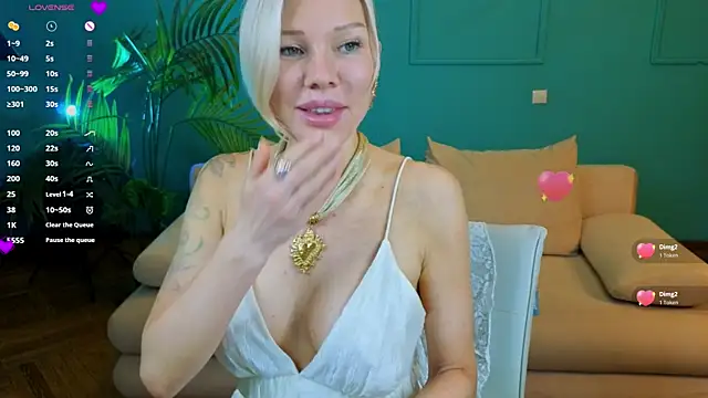 Snapshot of Lindsi_Luvviv chatting on 07.03.26 Lindsi Luvviv online show from 07.03.26