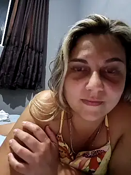 Snapshot of loiragostosa69 chatting on 04.22.26 loiragostosa69 online show from 04.22.26