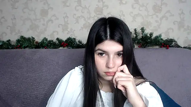 KisaModel online show from 12.16.25