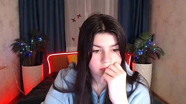 KisaModel online show from 12.20.25