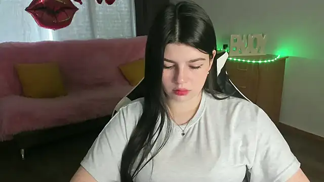 Snapshot of KisaModel chatting on 05.19.26 KisaModel online show from 05.19.26