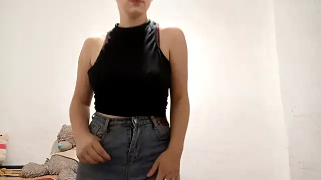 Snapshot of ClarisaCalvary chatting on 12.22.25 ClarisaCalvary online show from 12.22.25