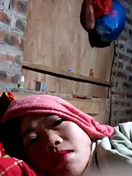 Snapshot of yana-zz chatting on 12.21.25 yana-zz online show from 12.21.25