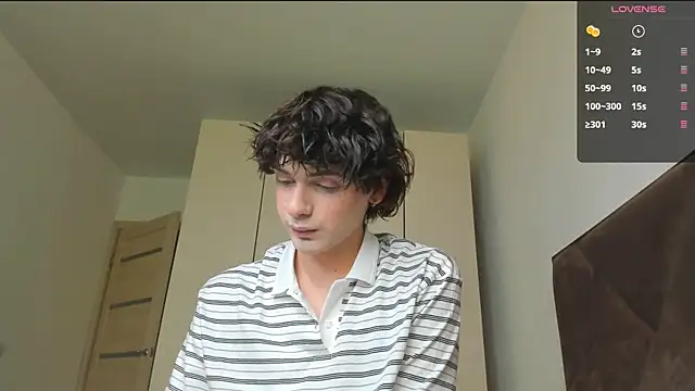 Snapshot of colestorm_ chatting on 06.27.26 colestorm online show from 06.27.26