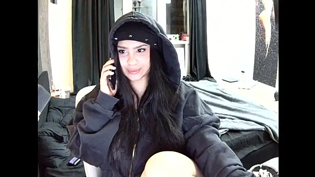 Nicole Pars online show from 02.23.26