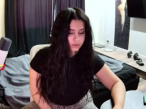 Nicole Pars online show from 02.24.26