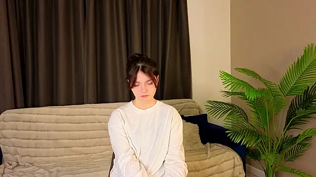 NyraVesperis online show from 03.24.26