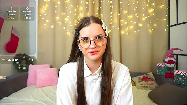 Snapshot of KathiGulston chatting on 12.20.25 KathiGulston online show from 12.20.25