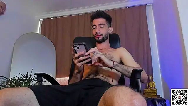 Snapshot of _YOURHERO chatting on 02.08.26 YOURHERO online show from 02.08.26