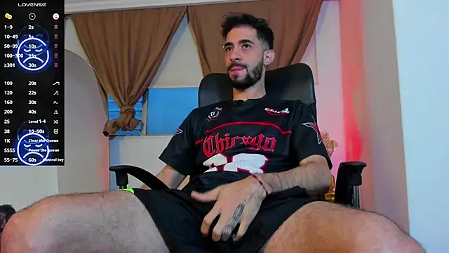 Snapshot of _YOURHERO chatting on 03.28.26 YOURHERO online show from 03.28.26