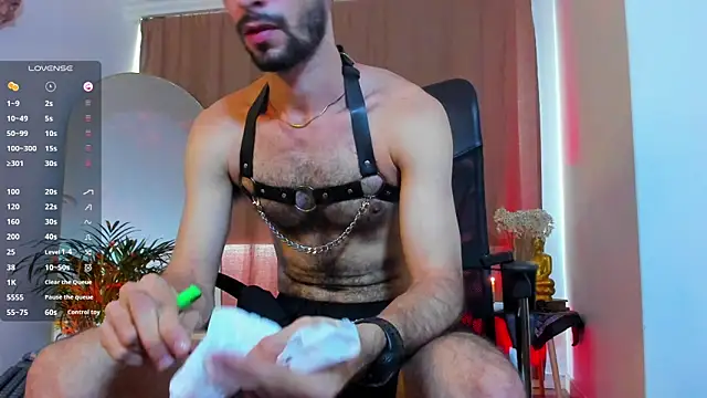 Snapshot of _YOURHERO chatting on 04.16.26 YOURHERO online show from 04.16.26