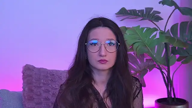 TheaMalekoo online show from 04.14.26