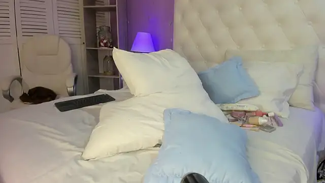 Snapshot of rousse_millers chatting on 03.10.26 rousse millers online show from 03.10.26