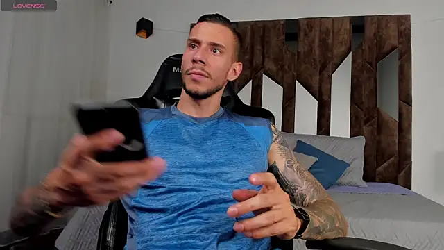 J king   online show from 04.13.26