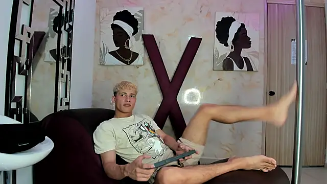 YOUNG GUYS1 online show from 04.10.26