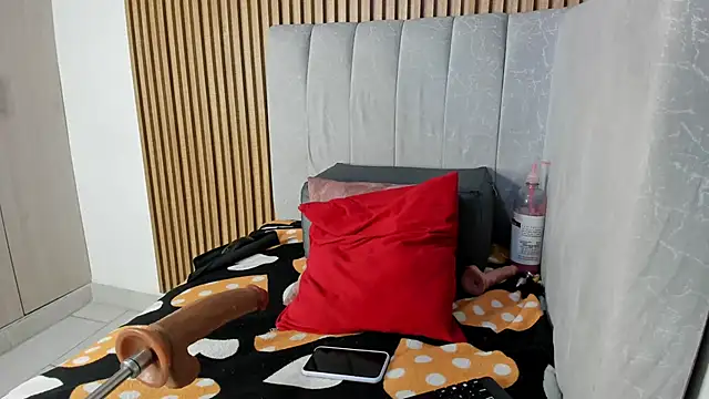 TiifanyGrey online show from 01.07.26