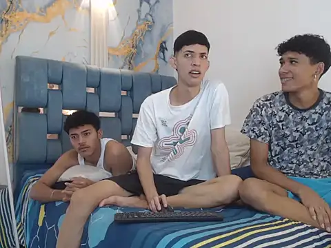 SWEET RABBIT1 online show from 12.22.25